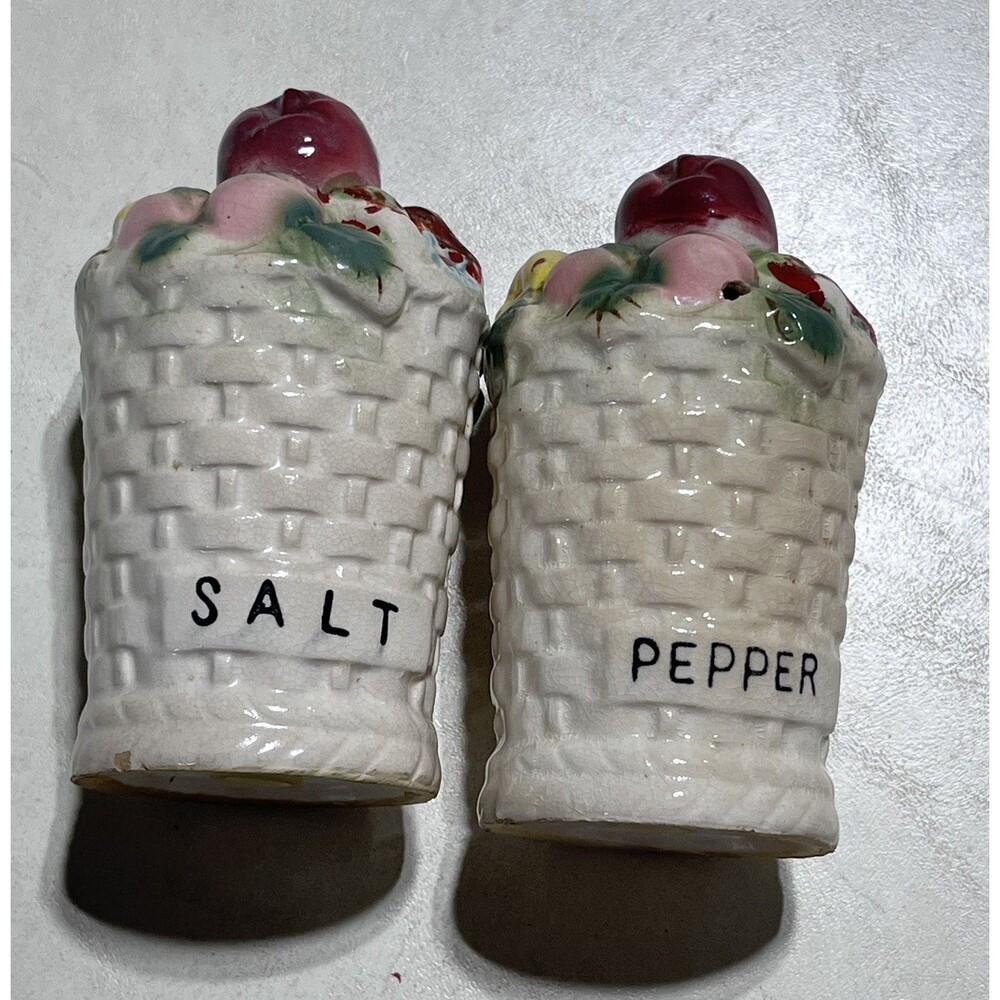 VTG Ceramic Salt And Pepper Shakers Made In Japan Fruit Baskets With Stoppers
